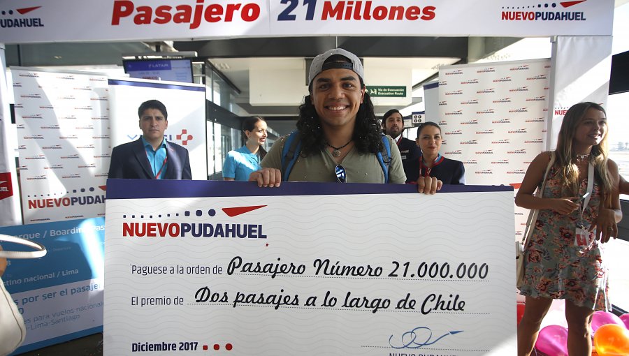 Estudiante en práctica fue el pasajero 21 millones del aeropuerto internacional