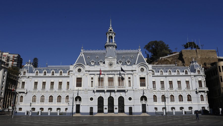 Descubren un feto en basurero en Plaza Sotomayor de Valparaíso