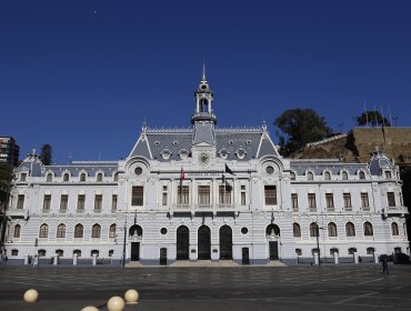 Descubren un feto en basurero en Plaza Sotomayor de Valparaíso