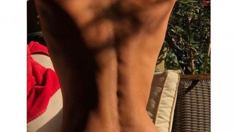 El artístico desnudo de Tonka Tomicic para despedir el 2017