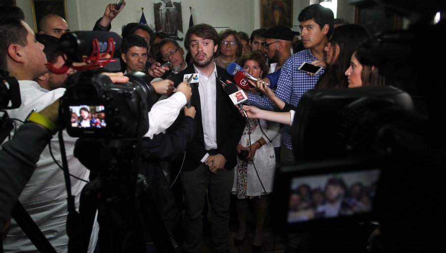 Alcalde Sharp pide a la Presidenta poner fin al contrato por Mall Plaza Barón