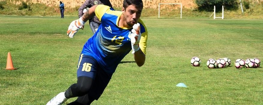 Nuevo arquero de Everton: "Vengo con la ilusión de pelear un puesto"