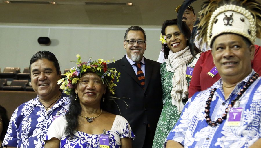 Senado despachó a la Cámara Baja normativa que regula estadía en Isla de Pascua