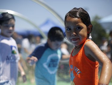 Inauguran moderna “plaza de agua inclusiva” en Estación Central