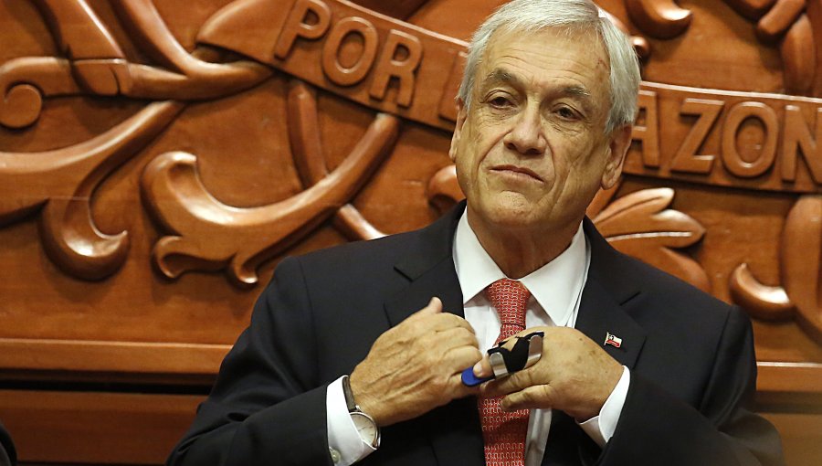 Sebastián Piñera condenó atentados a templos católicos en la capital