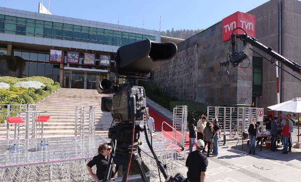 Crisis en TVN tras renuncia de tres directores con duras criticas al manejo de Ricardo Solari