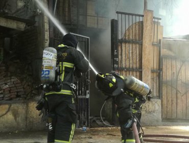 Cuatro inmuebles resultaron quemados en Colina por incendio de pastizales