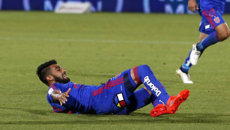 Alerta en la U: Jonathan Zacaría se lesionó en amistoso y estará seis meses fuera