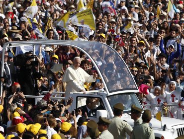 Multitudinaria recepción al Papa Francisco en el Parque O'Higgins