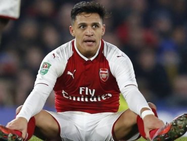 Diario inglés revela que Alexis Sánchez pagó por estar con estudiante de 20 años