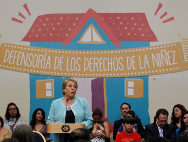 Bachelet promulgó ley que crea la Defensoría de los Derechos de la Niñez