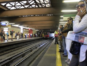 Nueva falla en el Metro: Línea 6 funciona sólo entre Franklin y Los Leones