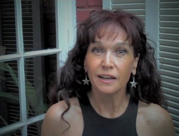 Actriz Shlomit Baytelman revela fantasía sexual con conocido poeta chileno
