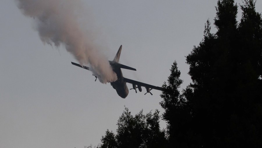 Informe da a conocer que Gobierno de Estados Unidos negó prestar aviones a Chile por Incendios