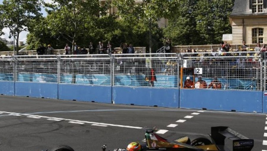 Alcalde de Santiago pone en jaque a organización de la Formula E al cobrar derechos municipales por $ 468 millones de pesos