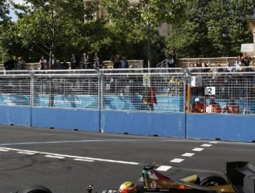 Alcalde de Santiago pone en jaque a organización de la Formula E al cobrar derechos municipales por $ 468 millones de pesos