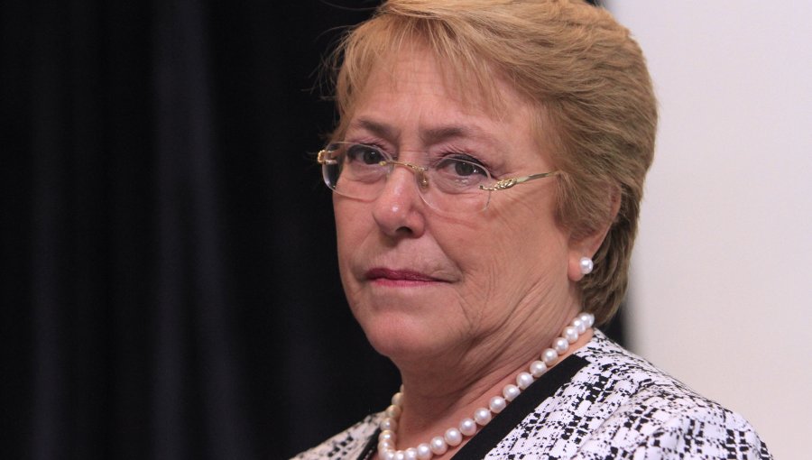 Michelle Bachelet viajará este miércoles a Temuco en media de crisis por Operación Huracán