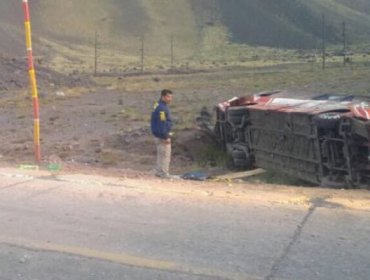 Bus con delegación de niños vuelca en Mendoza y deja al menos 3 fallecidos