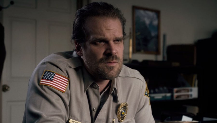 Comisario Jim Hopper de "Stranger Things" se encuentra en Chile