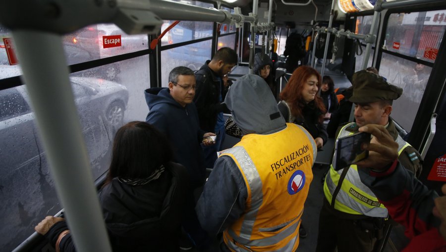 Evasión del Transantiago bajó del 34 al 23% entre octubre y diciembre de 2017