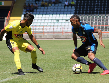 Huachipato y San Luis igualaron en un intenso compromiso en Talcahuano