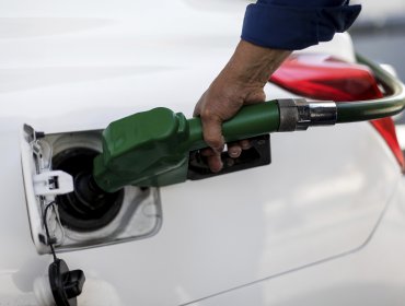 Enap anuncia que este jueves bajarán todos los combustibles