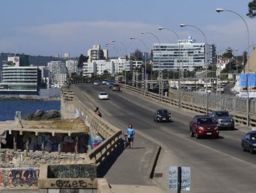 Hombre cae desde 20 metros en plena Avenida España en Viña del Mar