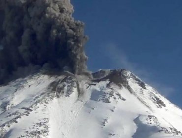 Advierten de posible erupción de carácter explosivo en Volcán Nevados de Chillán