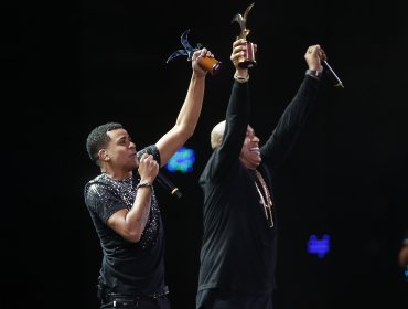Viña 2018: Luis Fonsi se llevó dos gaviotas y Jenny Cavallo dominó al monstruo en segunda noche del festival