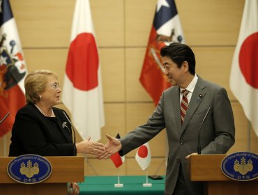 Bachelet en Japón: Tras reunión con Shinzo Abe Presidenta expresó “enérgica condena” a Corea del Norte