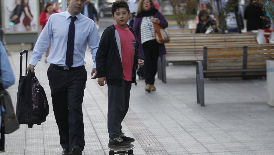 Más de 11.200 alumnos regresaron a clases este lunes en la Región Metropolitana