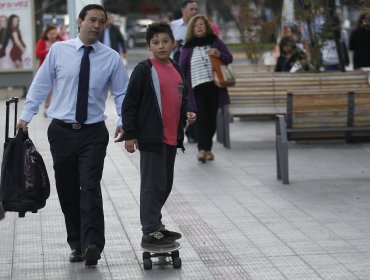 Más de 11.200 alumnos regresaron a clases este lunes en la Región Metropolitana