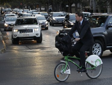 Súper Lunes en números: 784.000 escolares a clases, 200.000 autos adicionales a las calles y 123 puntos críticos