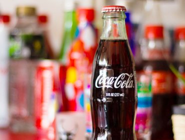 Coca-Cola rompe una tradición centenaria y lanza una bebida alcohólica