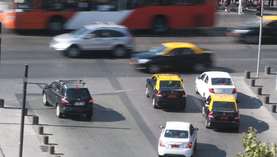 Presidente puede insistir en bajar velocidad máxima a 50 kph en zonas urbanas