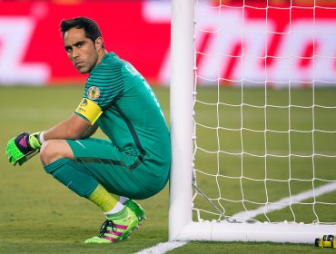 El motivo por el que Claudio Bravo se habría automarginado de los amistosos de la Roja