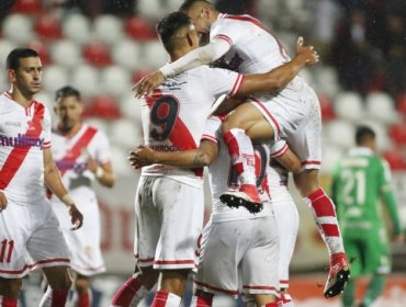 Curicó goleó a Audax Italiano y salió del fondo de la tabla