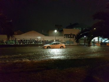 Onemi mantiene alerta preventiva por lluvias en el sur y marejadas anormales