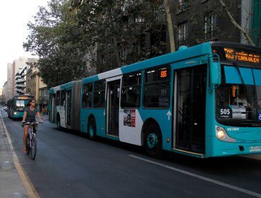 Senadores PS y PPD piden al Ejecutivo reactivar licitación del Transantiago