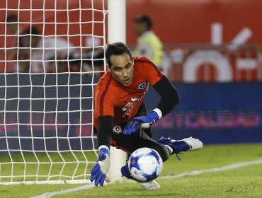 Aseguran que Claudio Bravo tendría ofertas del PSG y Napoli para la próxima temporada