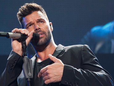 Ricky Martin sufre violenta caída en pleno show en Las Vegas y debió ser internado