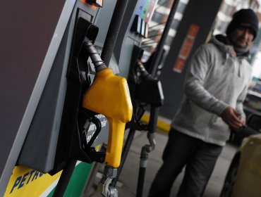 Alza de combustibles rompe siete semanas a la baja en víspera de Semana Santa