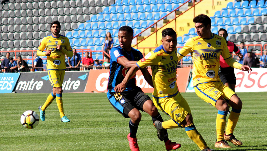 Huachipato sigue en la parte alta tras ganar a Everton