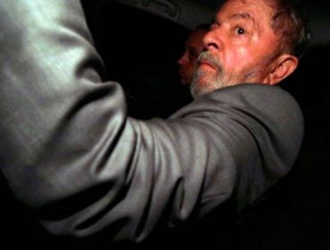 Lula desafía orden de prisión: Negocia su entrega con Policía Federal de Brasil