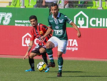 Santiago Wanderers vence sobre la hora a Rangers en Valparaíso