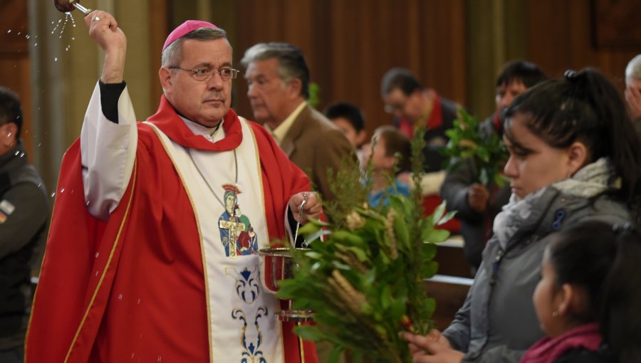 Obispo Juan Barros negó haber entregado carta de renuncia al Papa Francisco