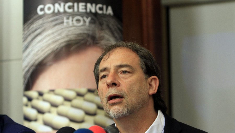 Guido Girardi denuncia que en Chile hay 108 nuevos casos de Sida por semana y pide campaña