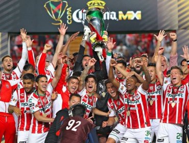 Necaxa se coronó campeón de la Copa MX con tres chilenos en cancha