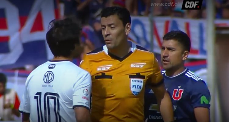 El momento exacto en que David Pizarro insulta a Jorge Valdivia en pleno clásico