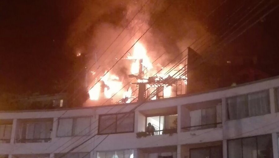 Dos niños mueren calcinados en Incendio de Cerro Cordillera en Valparaíso